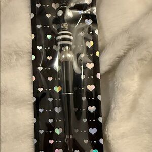 Elegant Black and White Party Favor